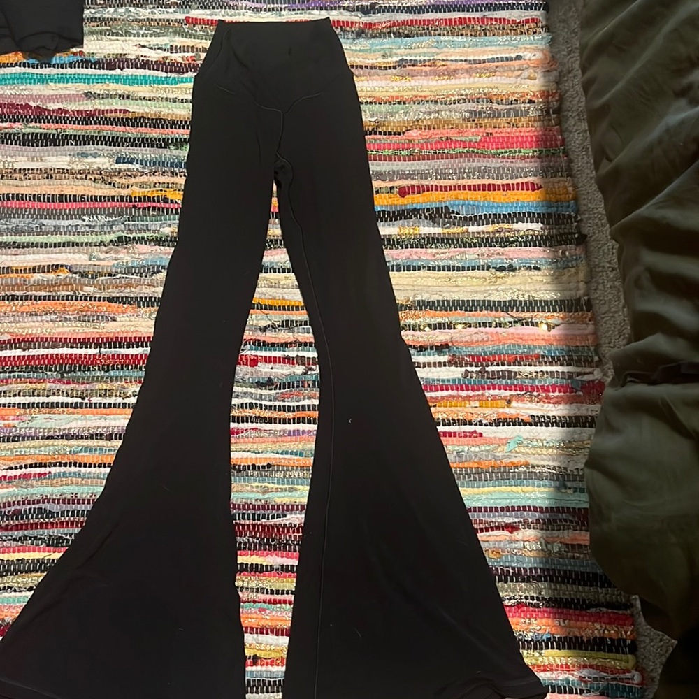 OFFLINE By Aerie Real Me High
Waisted Crossover Super Flare
Legging